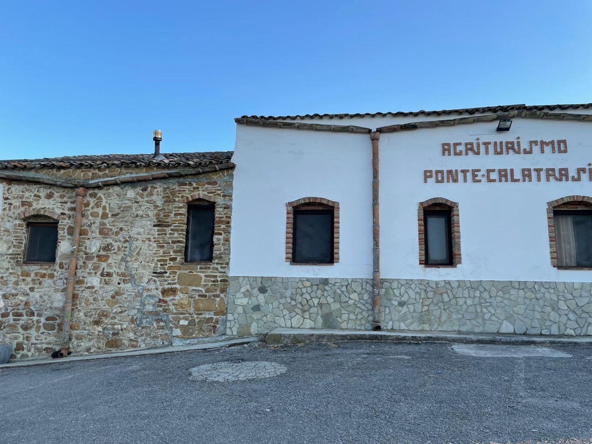 Ponte Calatrasi Agriturismo Roccamena Ngoại thất bức ảnh
